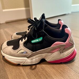 adidas Originals Falcon Sneaker In Black Multi - Black / Size 5.5